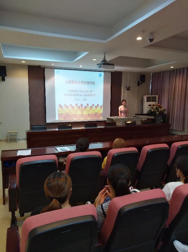 护理学院老师作考研交流